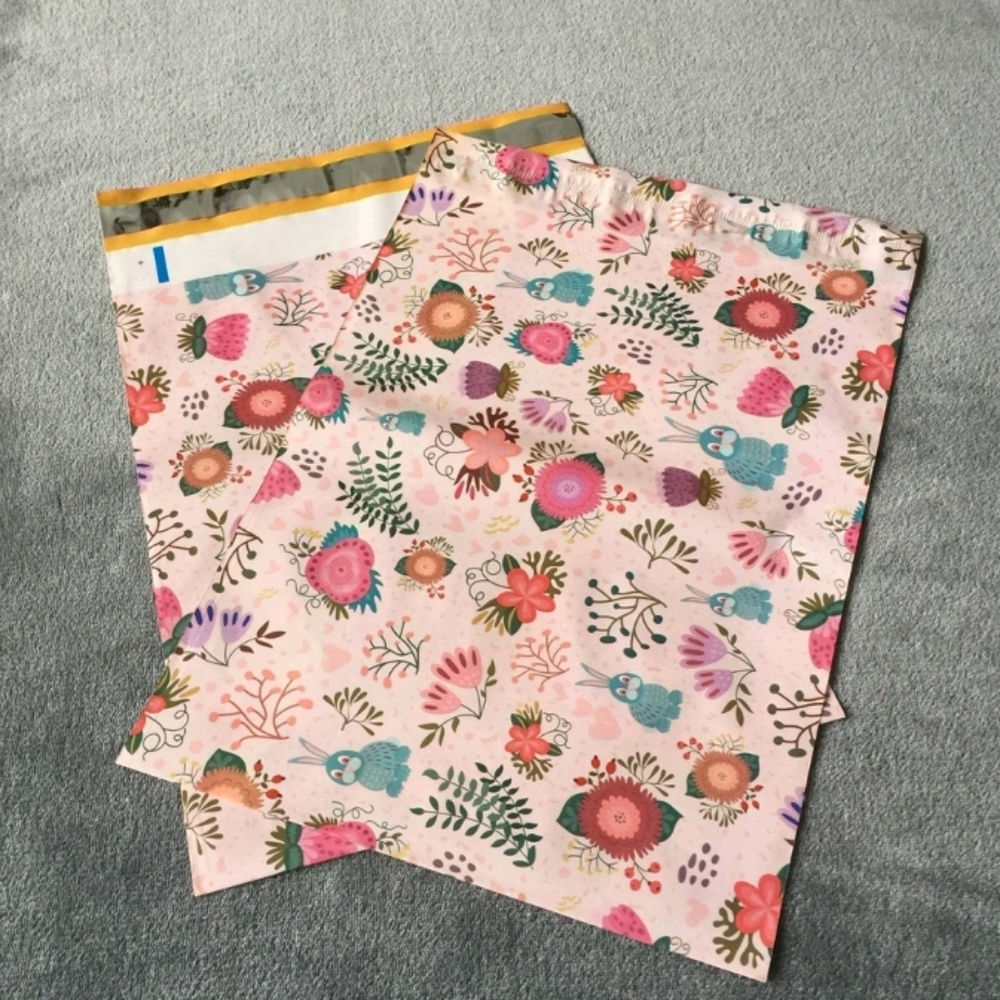Posh polymailer envelope to send your Poshmark items in mail mailer Boho Plants